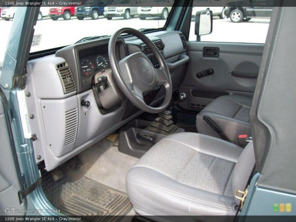 Gray Interior Photo for the 1998 Jeep Wrangler SE 4x4 #46719885