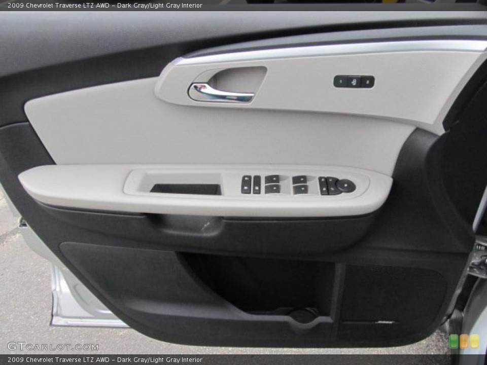 Dark Gray/Light Gray Interior Door Panel for the 2009 Chevrolet Traverse LTZ AWD #46725507