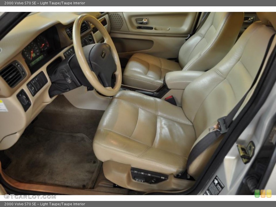 Light Taupe/Taupe Interior Photo for the 2000 Volvo S70 SE #46726089