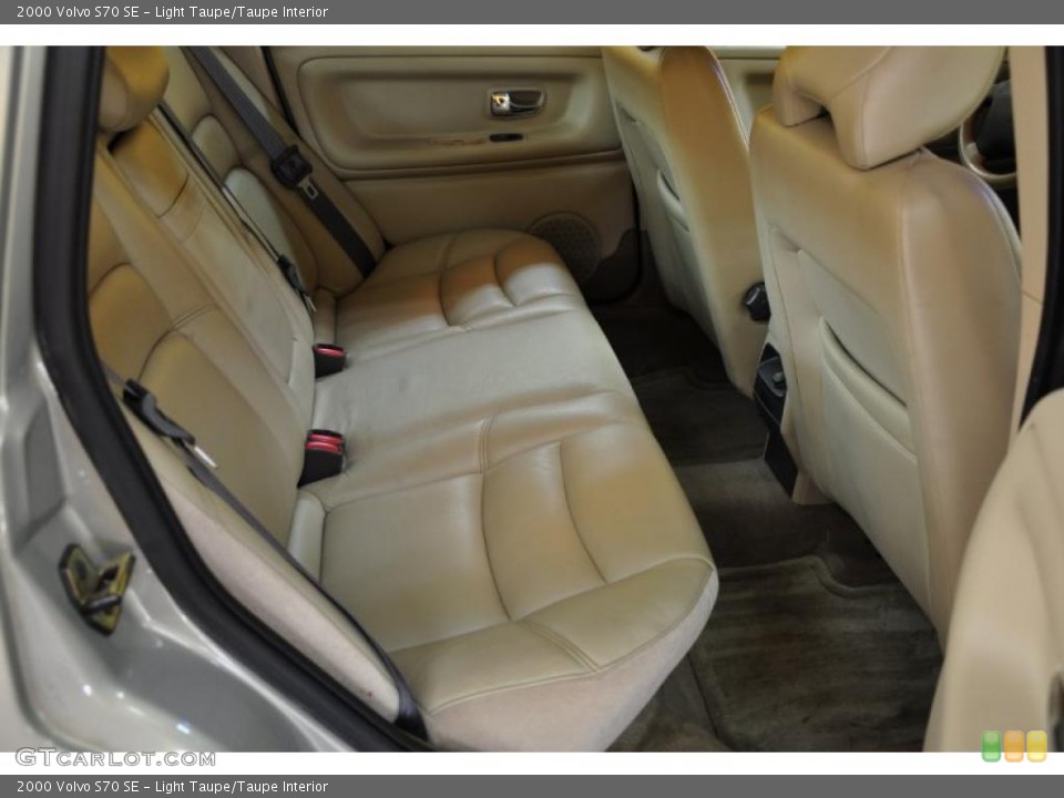 Light Taupe/Taupe Interior Photo for the 2000 Volvo S70 SE #46726128