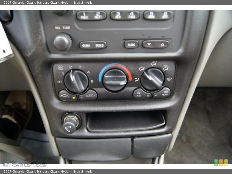 Neutral Interior Controls for the 2005 Chevrolet Classic  #46727910
