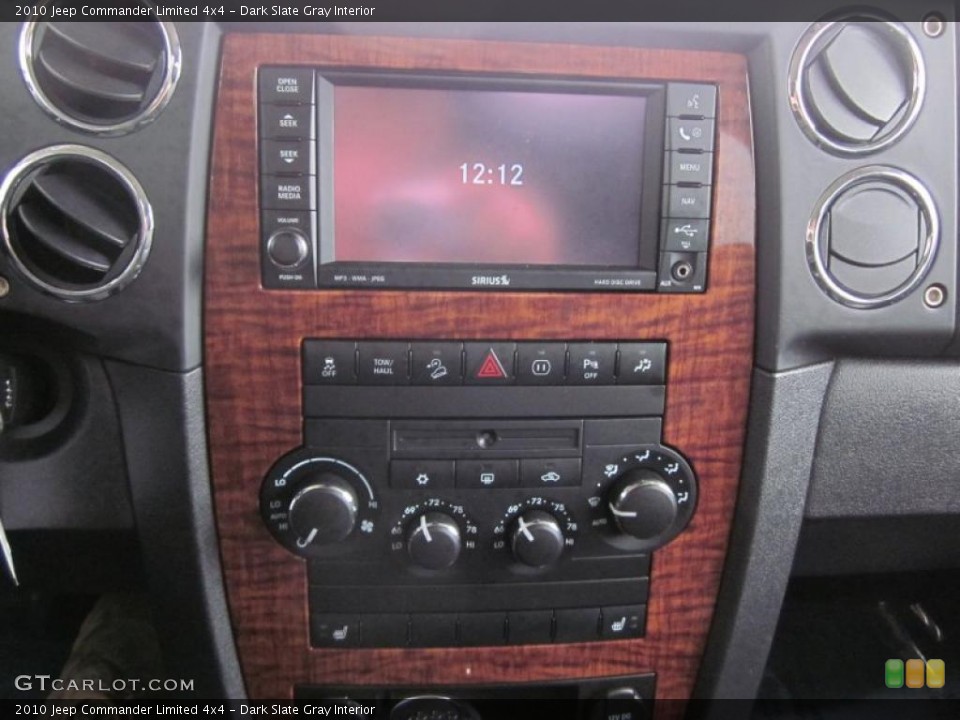 Dark Slate Gray Interior Controls for the 2010 Jeep Commander Limited 4x4 #46729803