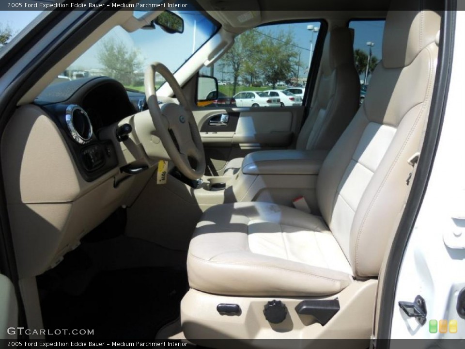 Medium Parchment Interior Photo for the 2005 Ford Expedition Eddie Bauer #46731893