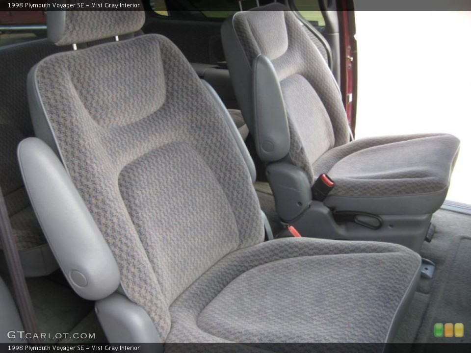 Mist Gray Interior Photo for the 1998 Plymouth Voyager SE #46732335