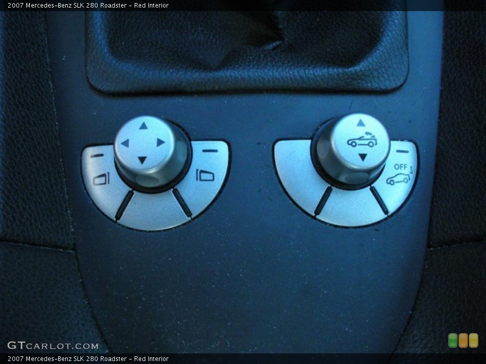 Red Interior Controls for the 2007 Mercedes-Benz SLK 280 Roadster #46732641