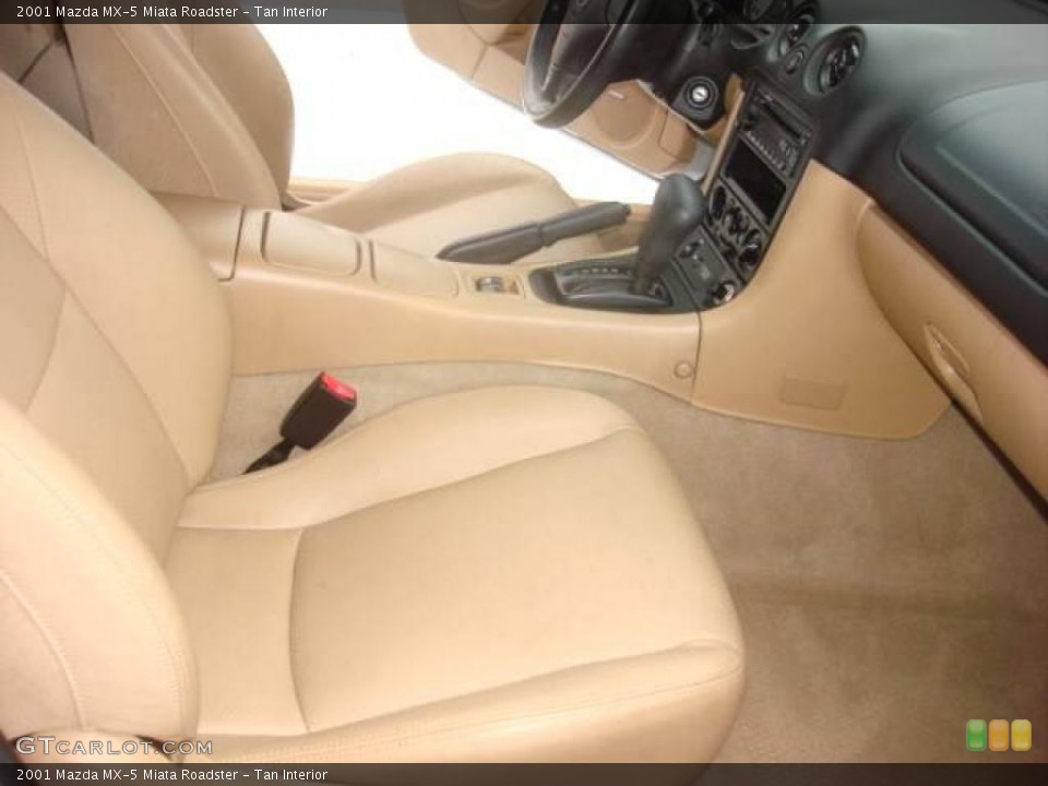 Tan Interior Photo for the 2001 Mazda MX-5 Miata Roadster #4674084