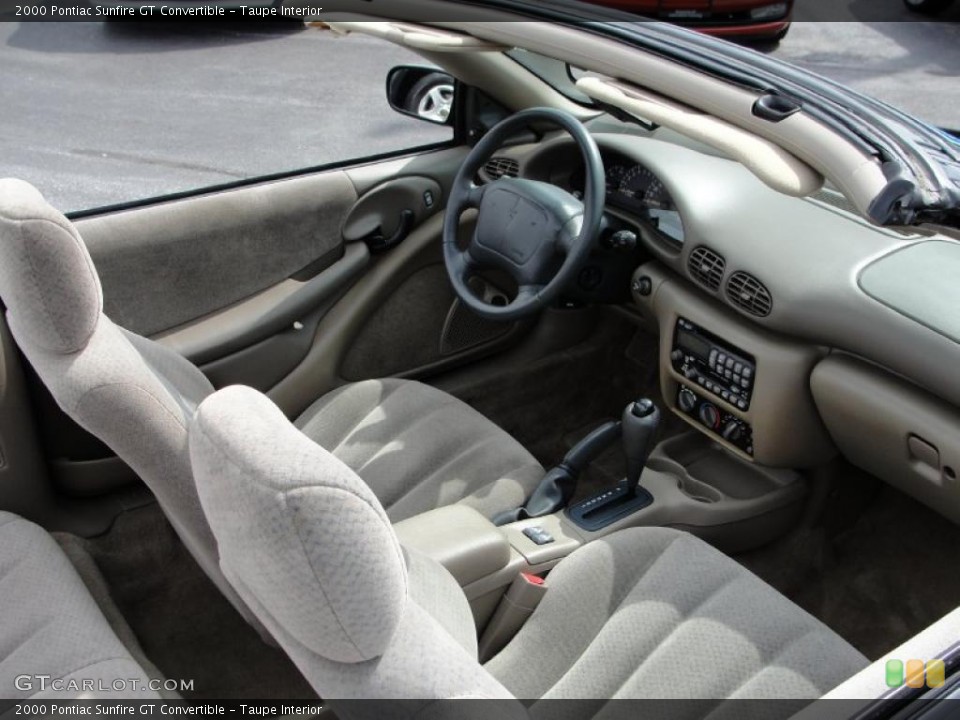 Taupe Interior Photo for the 2000 Pontiac Sunfire GT Convertible #46743205