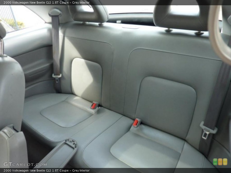 Grey Interior Photo for the 2000 Volkswagen New Beetle GLS 1.8T Coupe #46743622