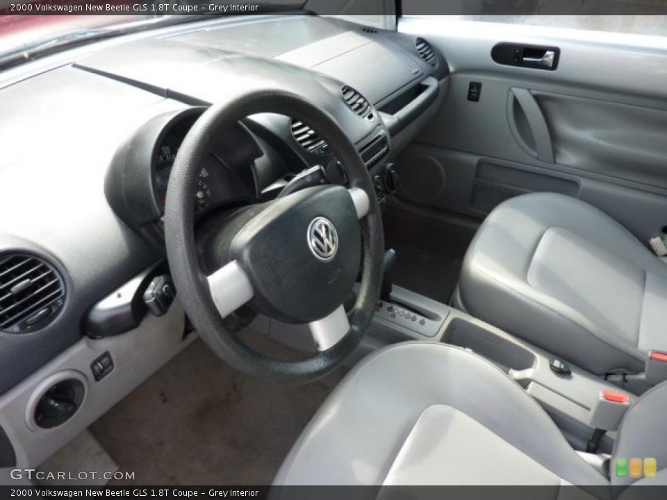 Grey Interior Photo for the 2000 Volkswagen New Beetle GLS 1.8T Coupe #46743658