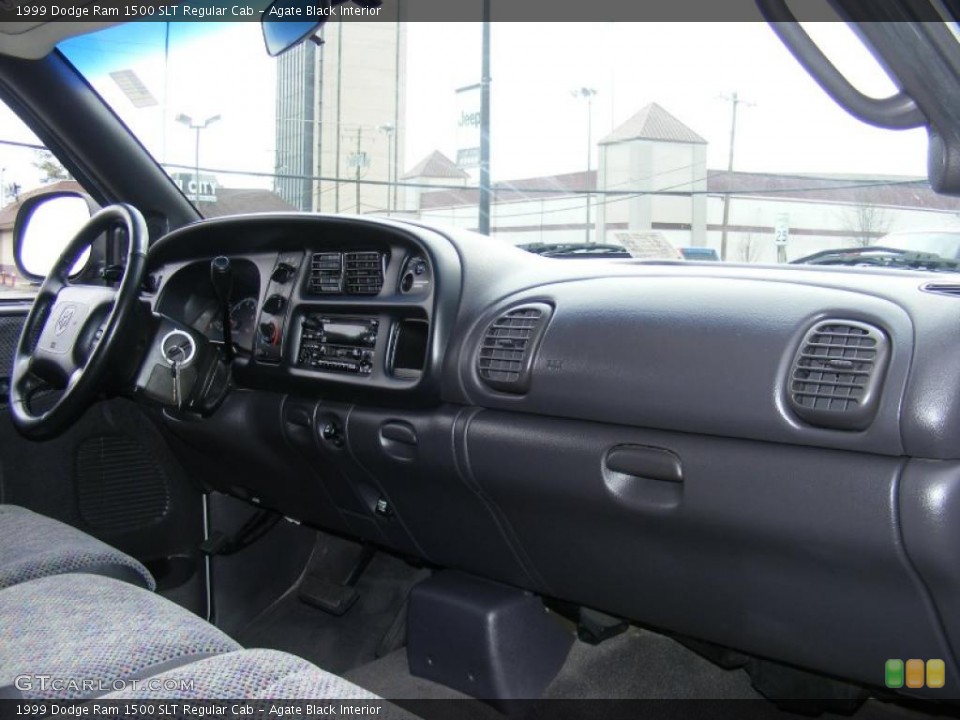Agate Black Interior Dashboard for the 1999 Dodge Ram 1500 SLT Regular Cab #46745764