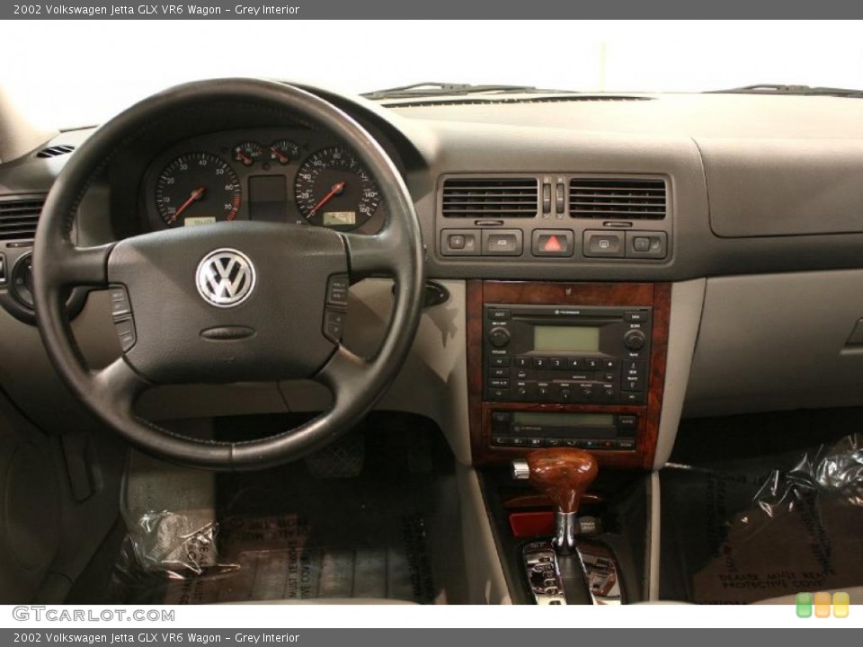 Grey Interior Dashboard for the 2002 Volkswagen Jetta GLX VR6 Wagon #46747442