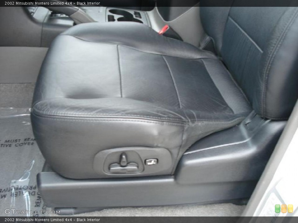 Black Interior Photo for the 2002 Mitsubishi Montero Limited 4x4 #46750683