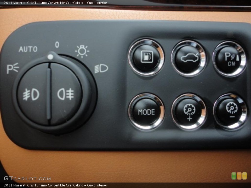 Cuoio Interior Controls for the 2011 Maserati GranTurismo Convertible GranCabrio #46751220