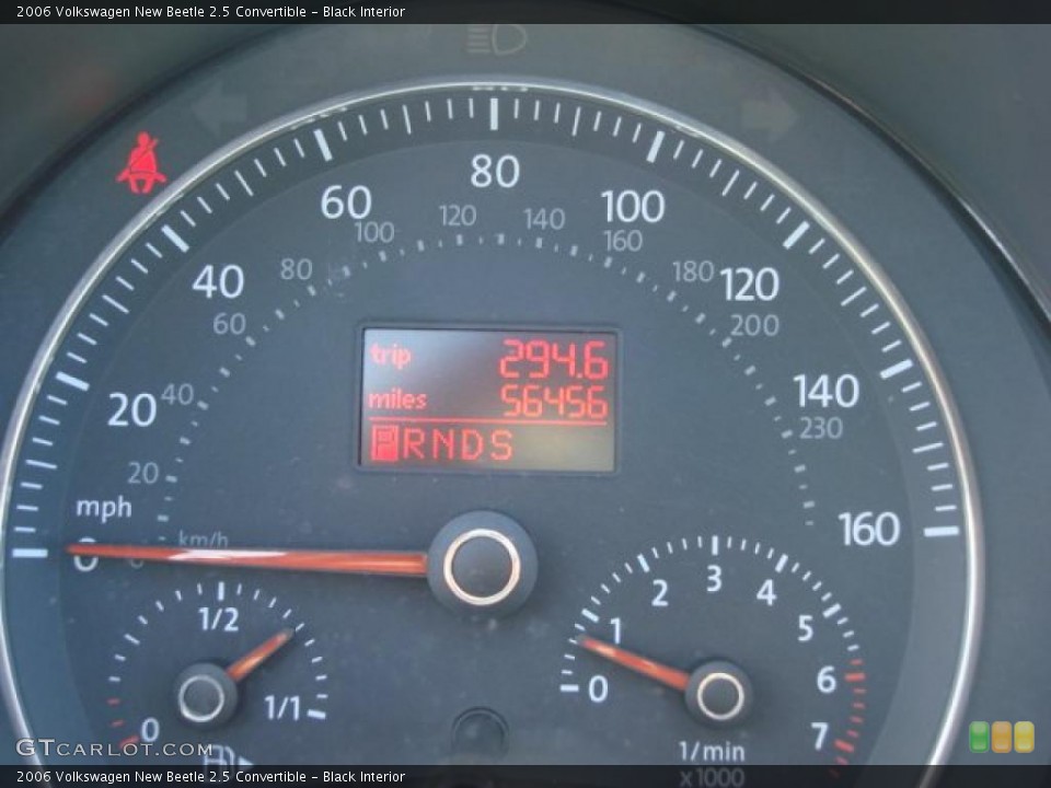 Black Interior Gauges for the 2006 Volkswagen New Beetle 2.5 Convertible #46751451