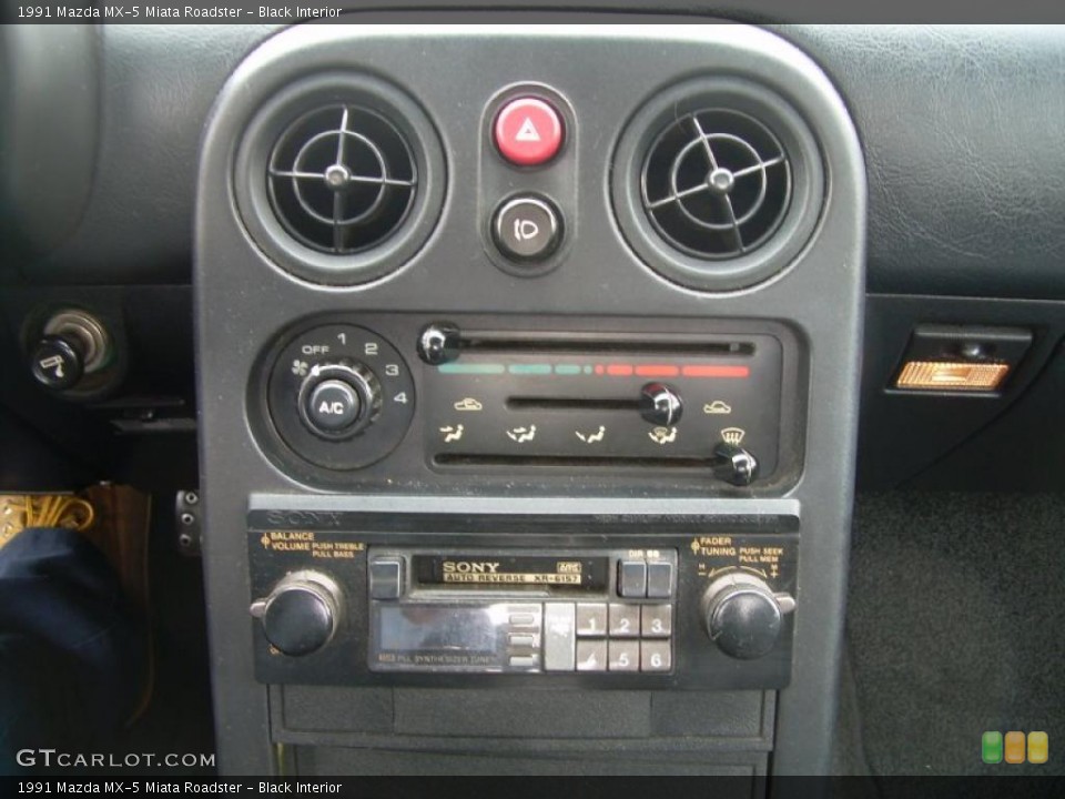 Black Interior Controls for the 1991 Mazda MX-5 Miata Roadster #46752363