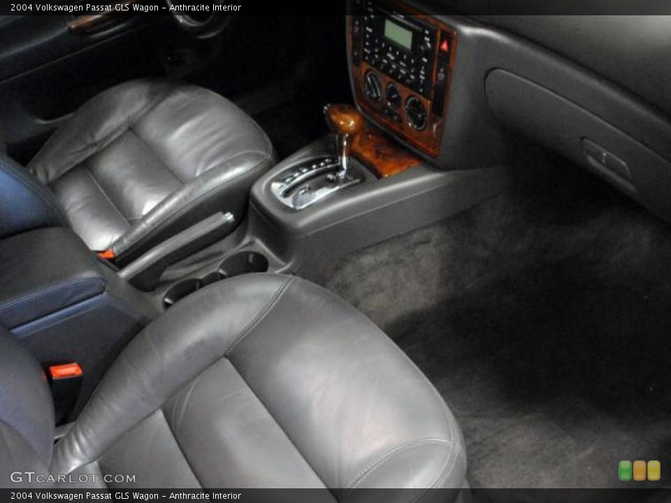 Anthracite Interior Photo for the 2004 Volkswagen Passat GLS Wagon #46756509