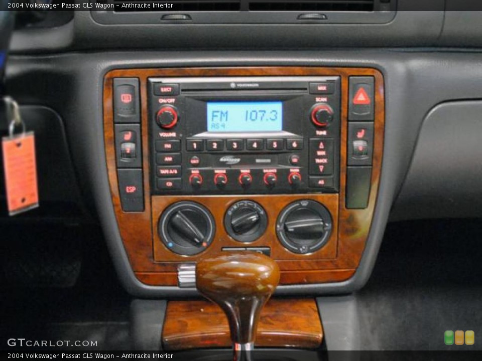 Anthracite Interior Controls for the 2004 Volkswagen Passat GLS Wagon #46756566