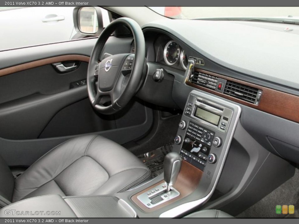 Off Black Interior Photo for the 2011 Volvo XC70 3.2 AWD #46759149