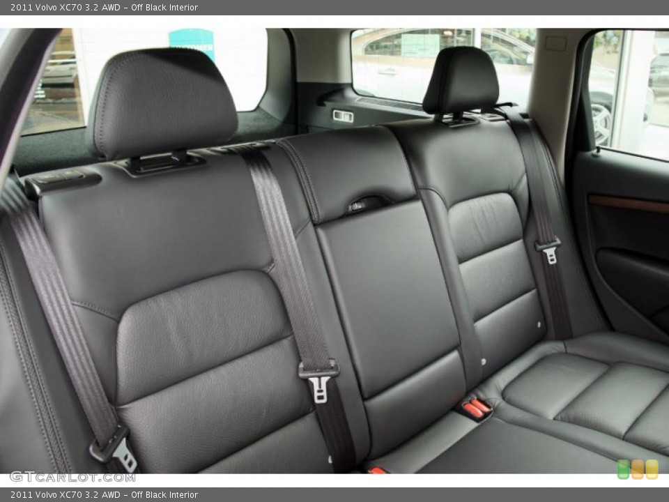 Off Black Interior Photo for the 2011 Volvo XC70 3.2 AWD #46759194