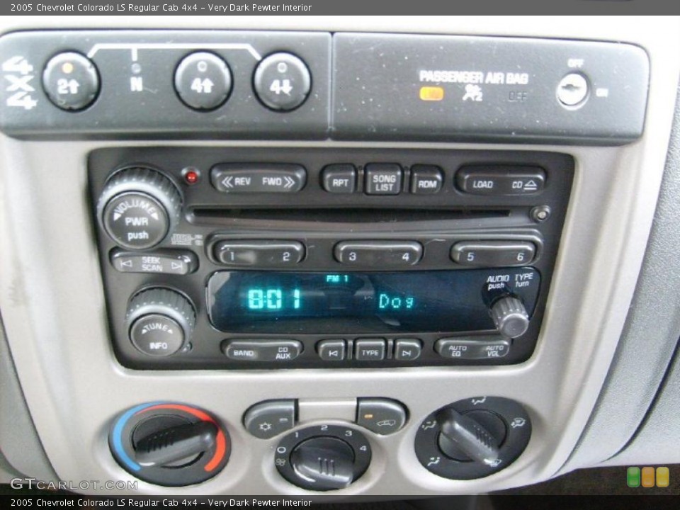 Very Dark Pewter Interior Controls for the 2005 Chevrolet Colorado LS Regular Cab 4x4 #46759950