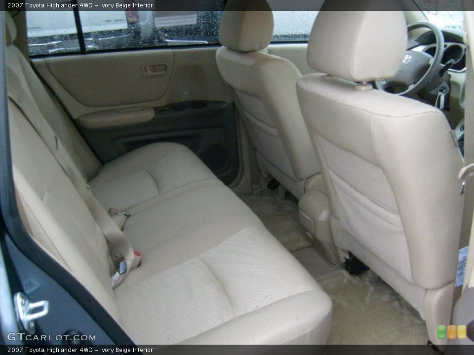 Ivory Beige Interior Photo for the 2007 Toyota Highlander 4WD #46760091