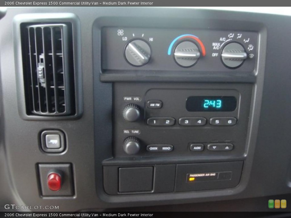 Medium Dark Pewter Interior Controls for the 2006 Chevrolet Express 1500 Commercial Utility Van #46761165