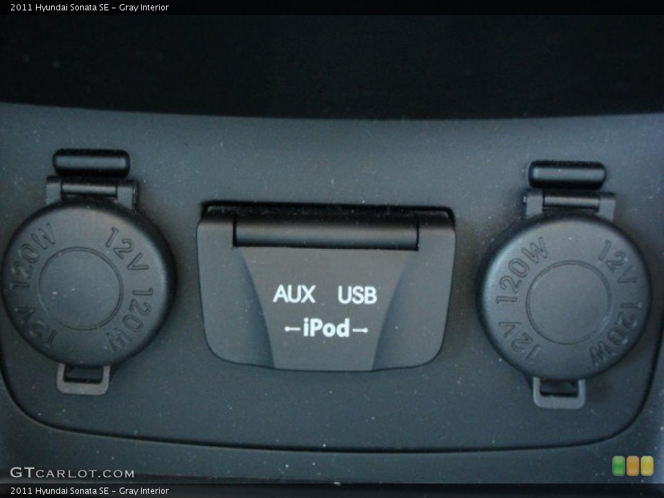 Gray Interior Controls for the 2011 Hyundai Sonata SE #46763487