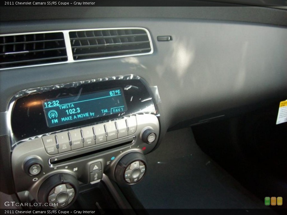 Gray Interior Controls for the 2011 Chevrolet Camaro SS/RS Coupe #46768410