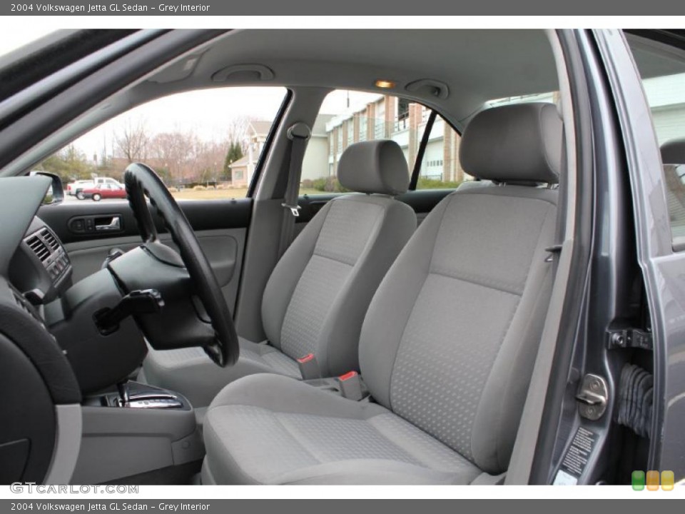 Grey Interior Photo for the 2004 Volkswagen Jetta GL Sedan #46768788