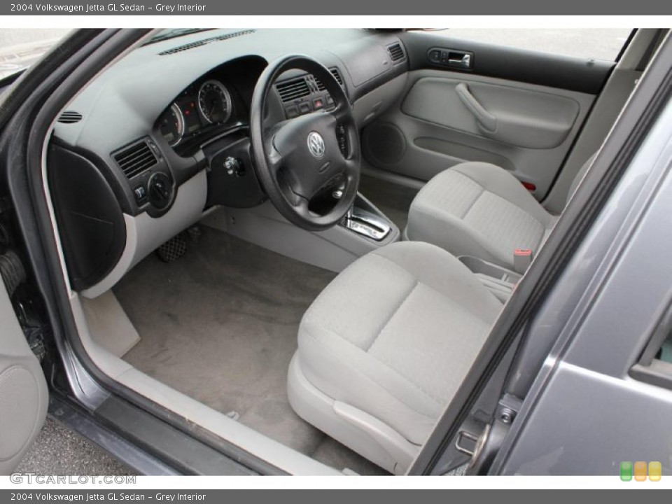 Grey Interior Photo for the 2004 Volkswagen Jetta GL Sedan #46768803
