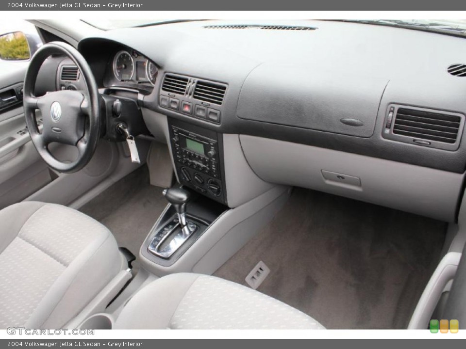 Grey Interior Dashboard for the 2004 Volkswagen Jetta GL Sedan #46768833