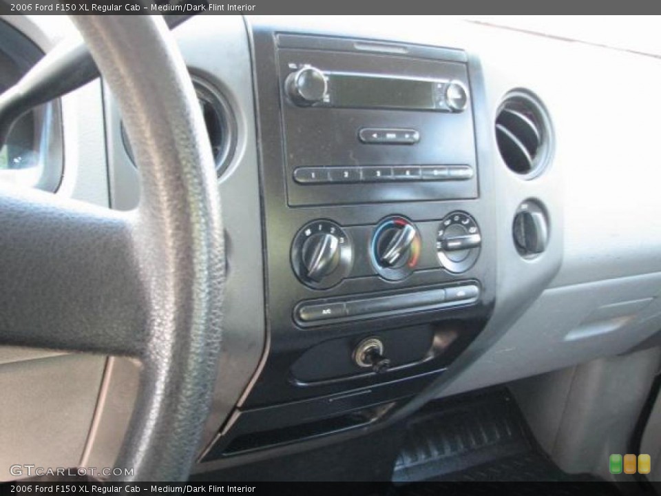 Medium/Dark Flint Interior Controls for the 2006 Ford F150 XL Regular Cab #46771539