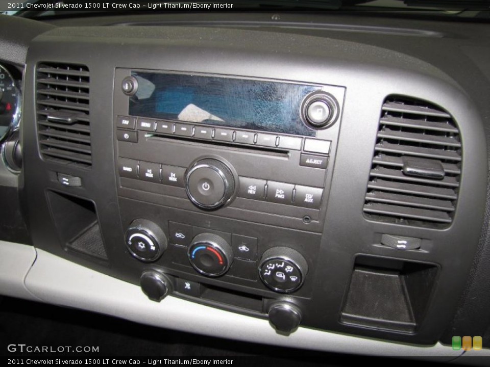 Light Titanium/Ebony Interior Controls for the 2011 Chevrolet Silverado 1500 LT Crew Cab #46773982