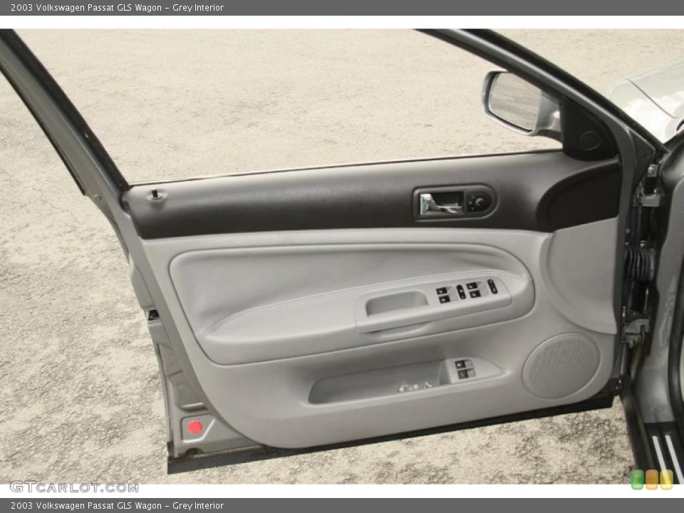 Grey Interior Door Panel for the 2003 Volkswagen Passat GLS Wagon #46781805