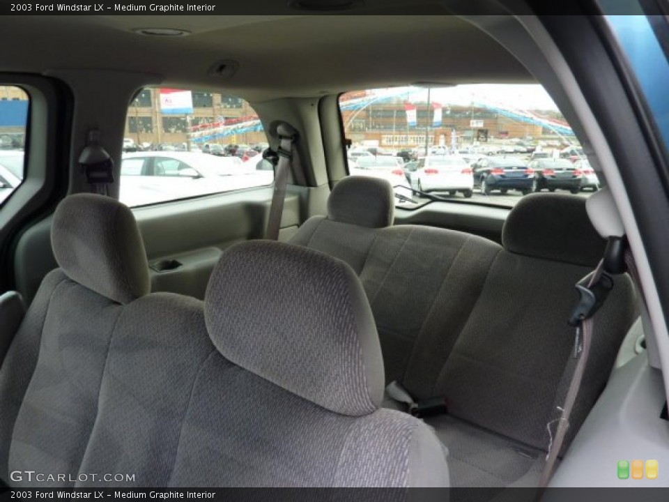 Medium Graphite Interior Photo for the 2003 Ford Windstar LX #46785174
