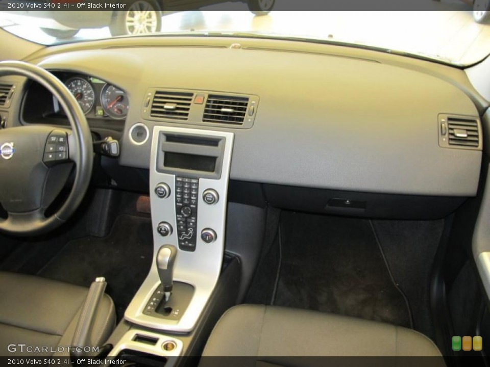 Off Black Interior Dashboard for the 2010 Volvo S40 2.4i #46785216