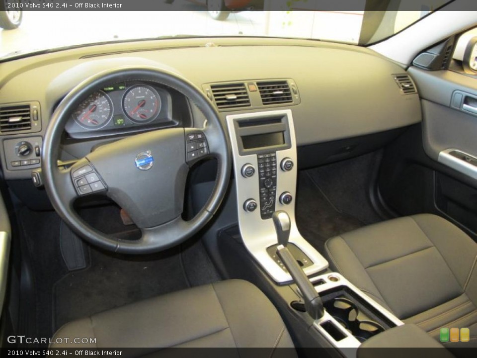 Off Black Interior Dashboard for the 2010 Volvo S40 2.4i #46785264