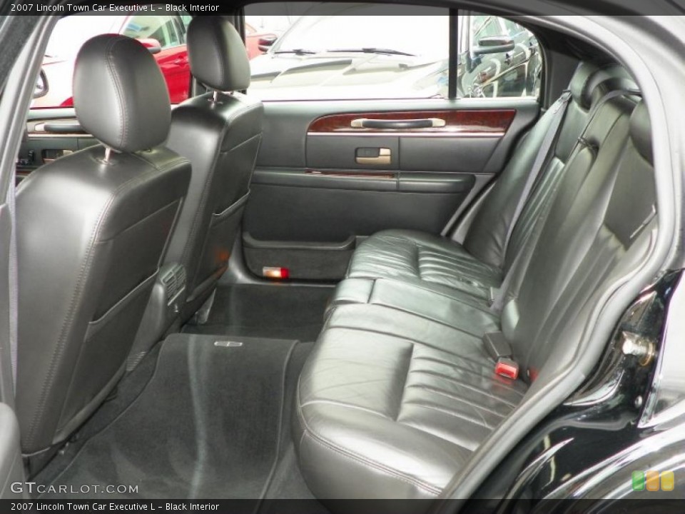 Black Interior Photo for the 2007 Lincoln Town Car Executive L #46786446