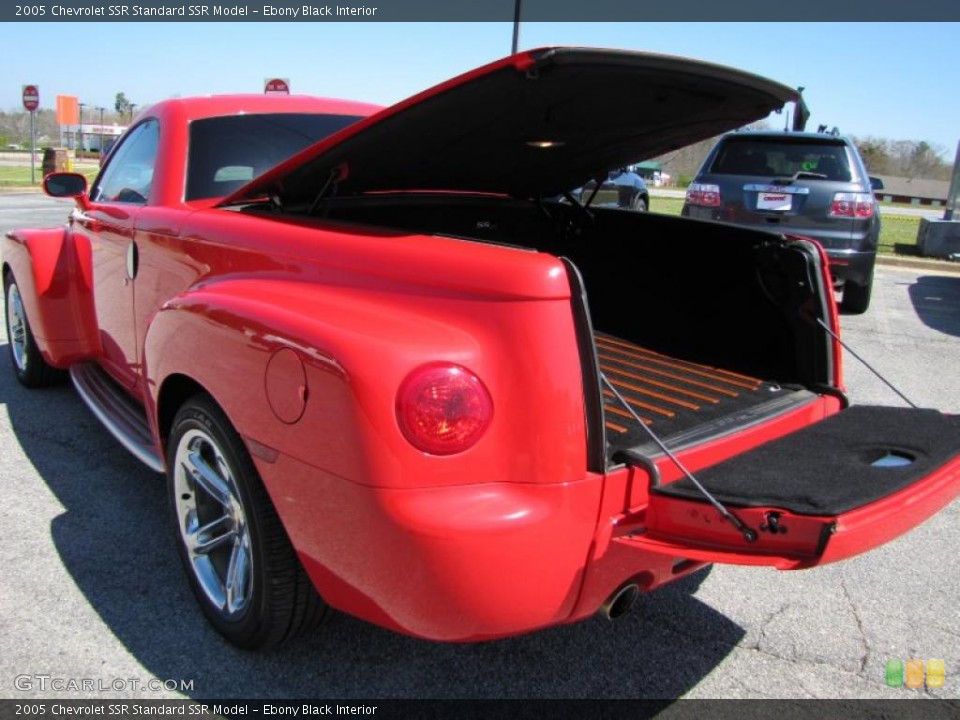 Ebony Black Interior Trunk for the 2005 Chevrolet SSR  #46790499