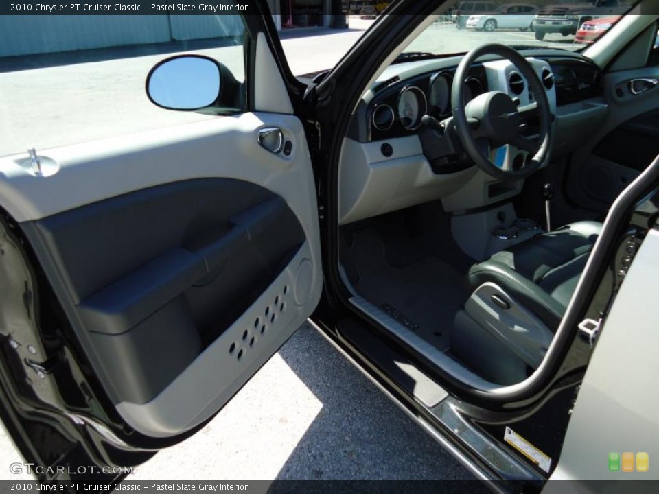 Pastel Slate Gray Interior Photo for the 2010 Chrysler PT Cruiser Classic #46792644