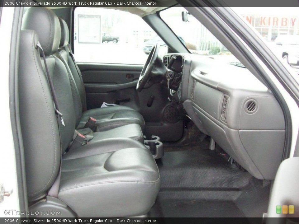 Dark Charcoal Interior Photo for the 2006 Chevrolet Silverado 2500HD Work Truck Regular Cab #46794573