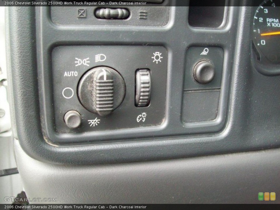 Dark Charcoal Interior Controls for the 2006 Chevrolet Silverado 2500HD Work Truck Regular Cab #46794873