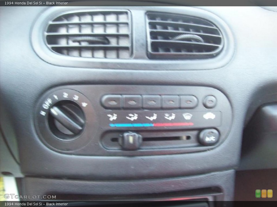 Black Interior Controls for the 1994 Honda Del Sol Si #46808922