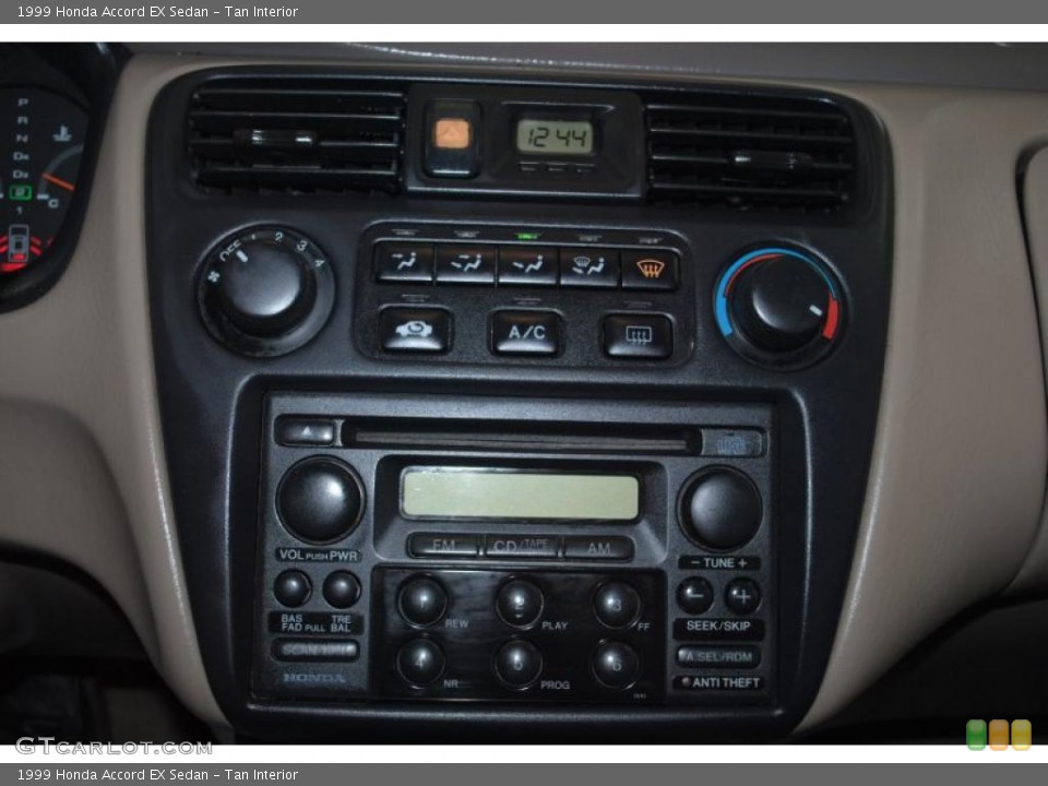 Tan Interior Controls for the 1999 Honda Accord EX Sedan #46812291