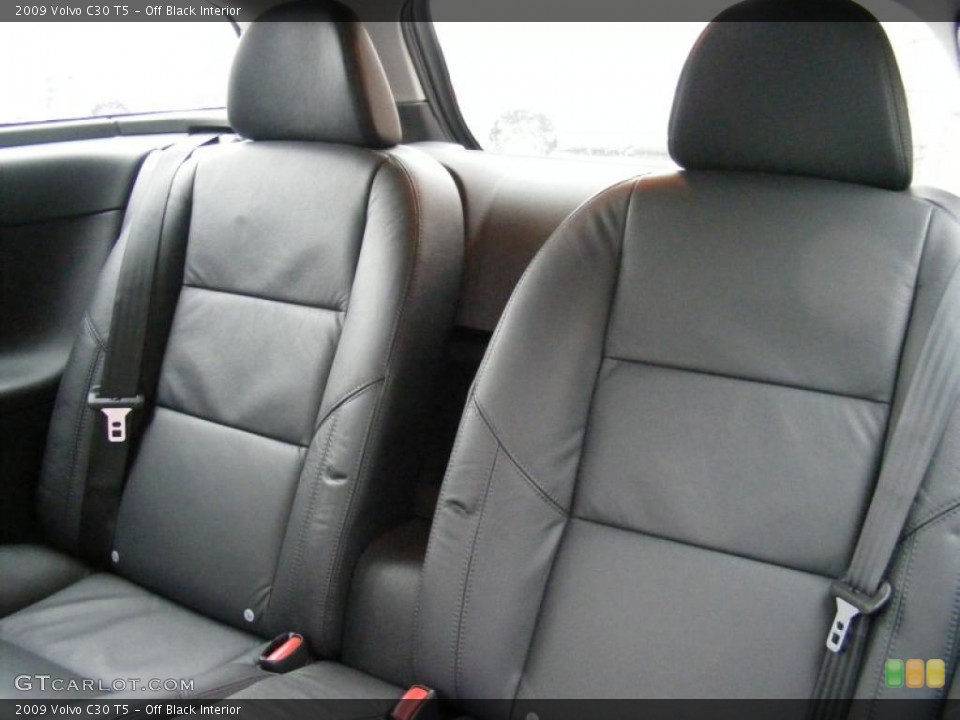 Off Black Interior Photo for the 2009 Volvo C30 T5 #46813323