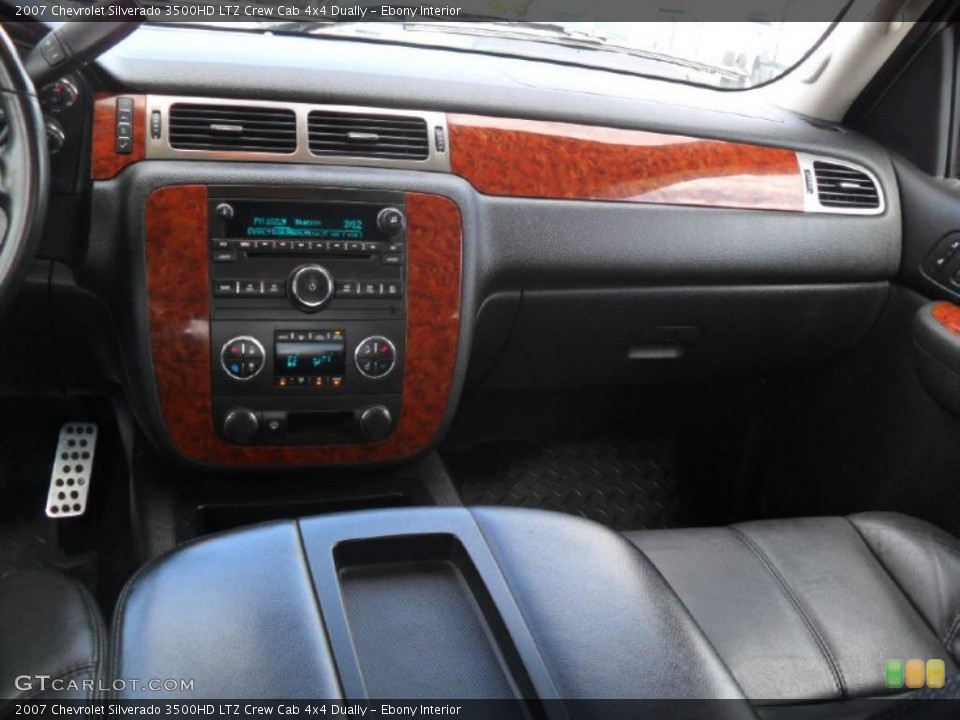 Ebony Interior Dashboard for the 2007 Chevrolet Silverado 3500HD LTZ Crew Cab 4x4 Dually #46814118