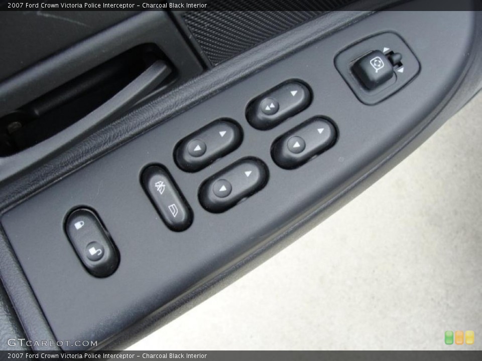Charcoal Black Interior Controls for the 2007 Ford Crown Victoria Police Interceptor #46817559