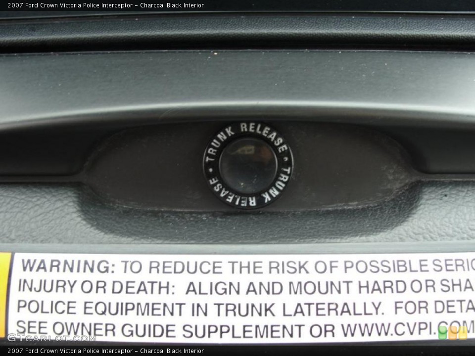 Charcoal Black Interior Controls for the 2007 Ford Crown Victoria Police Interceptor #46817679