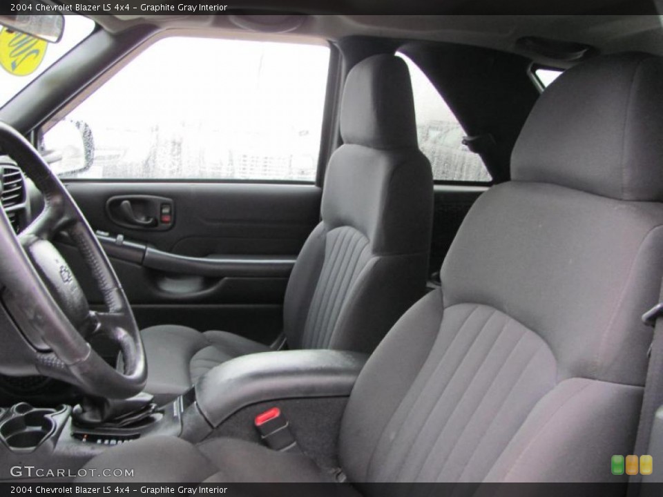 Graphite Gray Interior Photo for the 2004 Chevrolet Blazer LS 4x4 #46821861