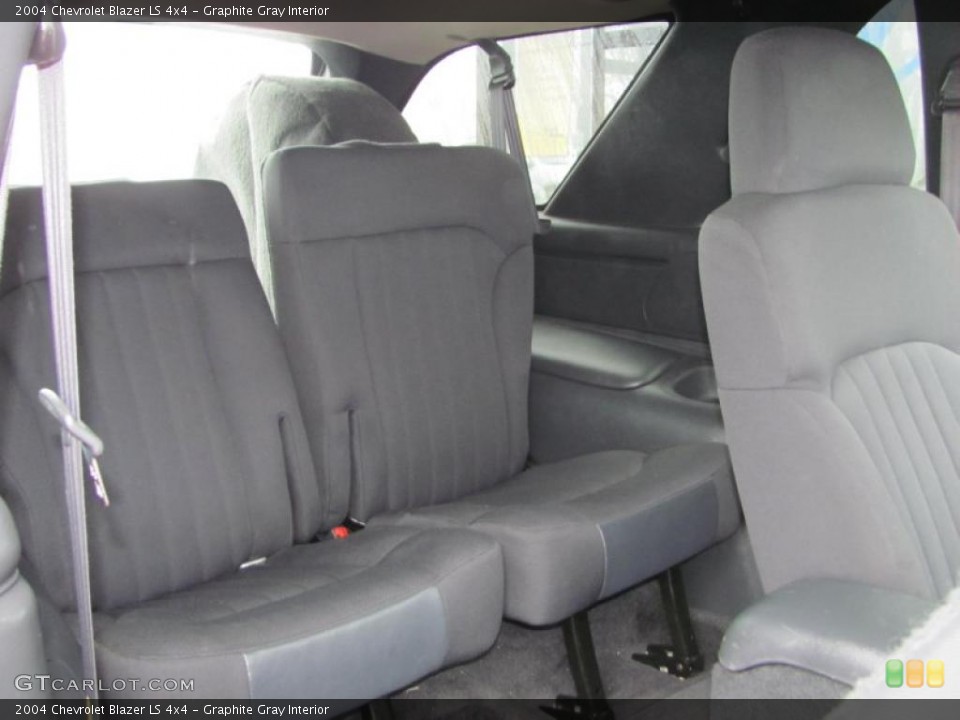 Graphite Gray Interior Photo for the 2004 Chevrolet Blazer LS 4x4 #46821954